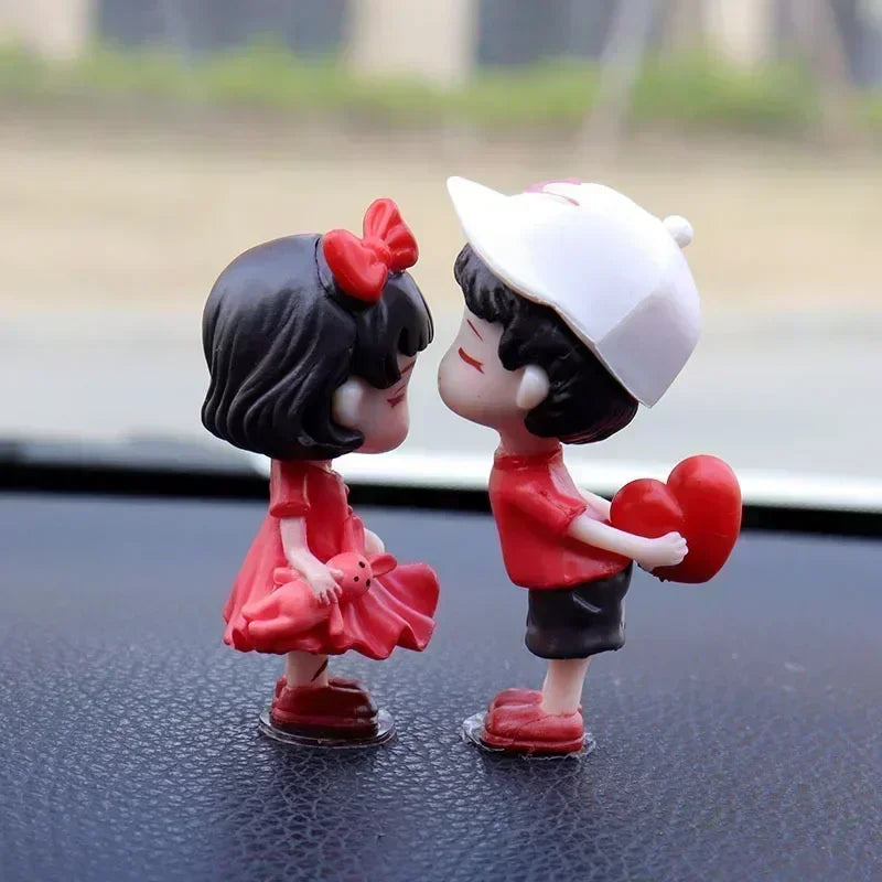 Cartoon Resin Couples Figurine Cute Lovers Balloon Ornament for Car Dashboard  Office Desktop Home Decor Lovely Kiss Miniatures